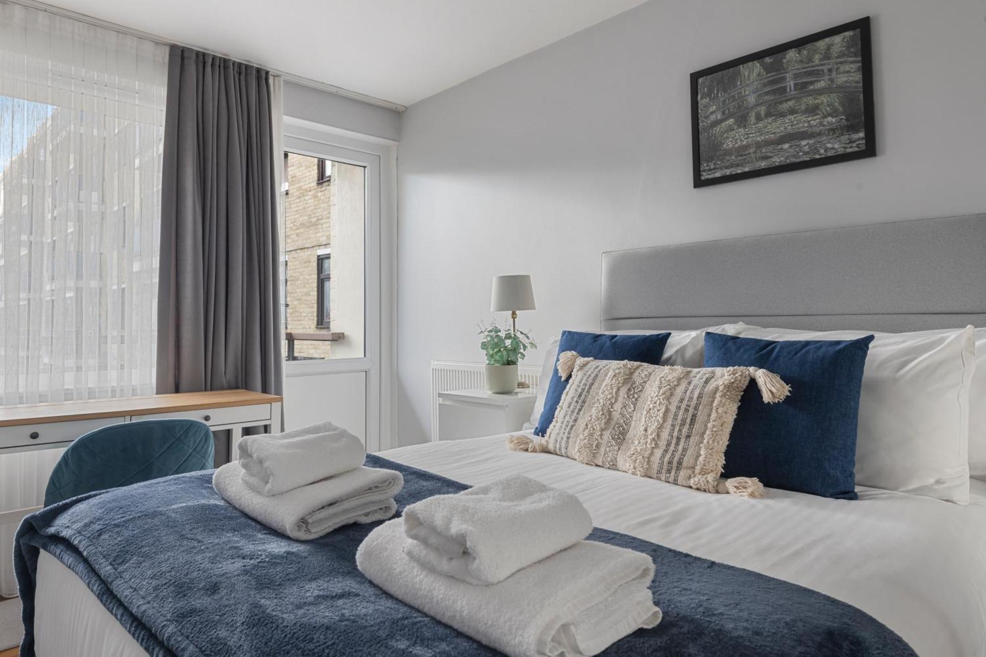 Three Bed Flat - 5 Minutes To Hoxton Station *