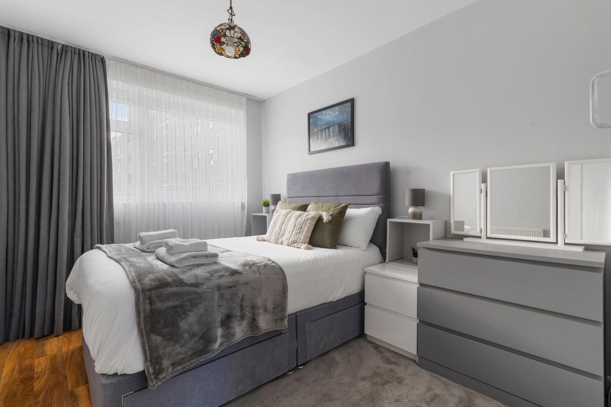 Three Bed Flat - 5 Minutes To Hoxton Station *